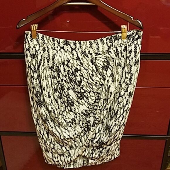 Tylese Kim Gathered Draping Skirt, lined - Picture 1 of 3